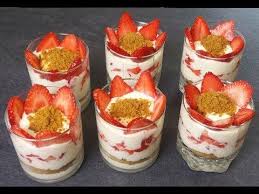 Verrine A La Fraise Et Speculos Recette Facile Youtube Recette Dessert Facile Recette Facile Recette Beignet Facile