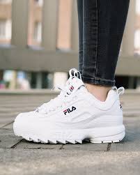 De couleur blanche, ces chaussures à lanières sont fabriquées avec une tige en cuir et synthétique pour un vêtement de soutien avec une. Chaussure Fila Disruptor Femme 7ca3ea