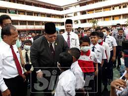 Taman wisata pasir putih ile olan mesafe: Dua Sekolah Di Pasir Gudang Kembali Beroperasi
