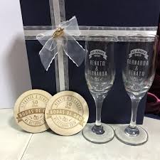 Decora tus copas para boda con diseños personalizados. Set De Copas Regalo Aniversario NÂº50 Bodas De Oro Altorrelieve Cl