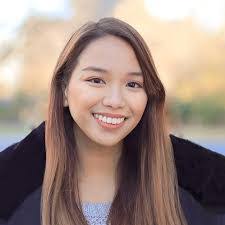 Selena Ellison's Instagram, Twitter & Facebook