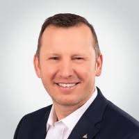 300+ "Seekamp" profiles