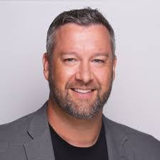 Shelly Leroux's Instagram, Twitter & Facebook