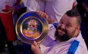 Chef sorin bontea, chef florin dumitrescu și chef cătălin scărlătescu au degustat și votat preparatele pregătite de semifinaliștii. Cine Este Mihai Munteanu CaÈ™tigÄƒtorul Marelui Trofeu Chefi La CuÈ›ite