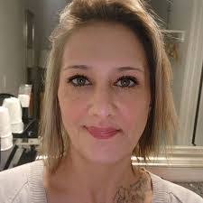 Rebecca Reiss's Instagram, Twitter & Facebook