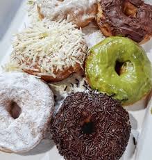 Fakta tentang donat dalam cara membuat donat isi coklat. Nostalgia Ini Varian Donat Kampung Yang Rasanya Tak Kalah Dari Donat Kekinian Pergikuliner Com