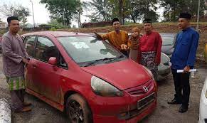 Jika serius nak beli kenderaan / kereta lelong, baca keterangan lanjut di blog lelongline dan keseluruhan blog excel. 35 Kenderaan Mewah Dilelong Bulan Depan