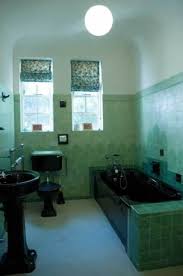 And don't forget about color combination as it can play an important role in the final result. Fabulous Art Deco Bathroom Green