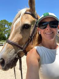 Anyone moving to the area who's looking for a job in the horse Industry?