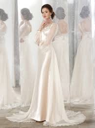 Dalle tinte forti ai pastelli romantici, l'importante è fare una scelta raffinata e adatta alla propria personalità. Abiti Da Sposa Scivolati Lemienozze Shop