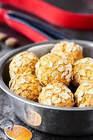 Ingredients 1 medium ripe banana 2 large carrots 28ml/2 fl oz apple or cranberry or vegetable juice (no citrus juice) mixed with equal amount of water. Homemade Dog Treats Recipe Organic And Cheaper Than Store Bought