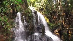 Kemolekan air terjun ini berjenjang. Air Terjun Guruh Gemurai Di Kuantan Singingi Riau Halaman All Tribunpekanbaru Wiki