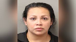 La acusan de manejar borracha con niños en el carro en Houston