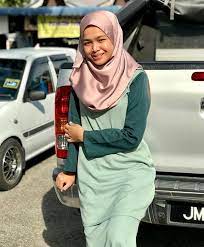 N U R K I A S A T I N A Di Instagram Fashion Hijab