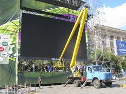 Netherlands national team supporters are going to the. Na Scene V Fan Zone Na Ploshadi Svobody V Harkove Montiruyut Ekran Redpost