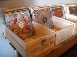Meuble Vinyle 35 Idees Design Et Pratiques Pour Votre Collection Archzine Fr Meuble Vinyle Rangement Vinyle Deco Caisse De Vin