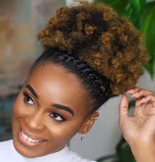 Voici 10 modèles de coupes courtes à adopter sans perdre en féminité. 10 Coiffures Afro A Adopter Illico Presto Cet Ete