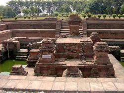 Candi tikus is a ritual bathing pool (petirtaan) which is perhaps the most exciting recent candi tikus means 'rat temple', the name given to the discovery in 1914 because the site appeared during. Candi Tikus Jawa Timur Kepustakaan Candi
