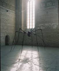 Des Papesses De L Art A Avignon La Feminite S Invite Au Sein Du Sacre Louise Bourgeois Mother Art Sculpture