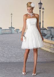 Bei kuru handelt es sich um eine prionenkrankheit, die im 20. Kurze Brautkleider Mit Und Naturlich Ohne Schleppe Der Beliebtesten Brautmoden Kollektionen In Unse Mini Wedding Dresses Short Wedding Dress Wedding Outfits Uk