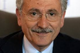 Media in category roberto garofoli this category contains only the following file. Massimo D Alema E Roberto Garofoli Insieme A Molfetta Il 6 Marzo