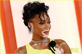 Ashley Graham & Winnie Harlow Deliver Award-Worthy Looks at Oscars 2023 :  Photo 4906443