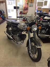 ヤマハyb125 70年代 多分 2スト 不動車がガレージに 125cc バイク ヤマハ バイク