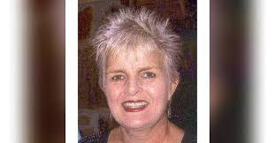 Debbie Heil's Instagram, Twitter & Facebook