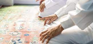 التشهُّدُ الأوَّلُ والجلوسُ له واجبٌ، وهذا مذهبُ الحنفيَّةِ ((الدر المختار للحصكفي وحاشية ابن عابدين)) (1/466)، وينظر: ÙƒÙŠÙÙŠØ© Ø§Ù„ØªØ´Ù‡Ø¯ ÙÙŠ Ø§Ù„ØµÙ„Ø§Ø© Ù…ÙˆØ¶ÙˆØ¹