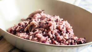 Preparazione risotto al radicchio e salsiccia. Risotto Con Radicchio Rosso E Gorgonzola Cremoso E Sfizioso