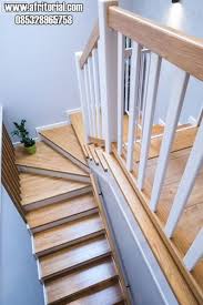 Konsep seperti ini memang bisa membuat hunian tampak ekstra elegan. Jual Railing Pijakan Tangga Kayu Model Terbaru Kayu Pelapis Tangga