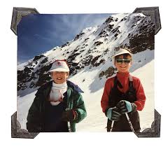 A ski bum's (zalman king) married lover (charlotte rampling) gets him a job as instructor and gofer at a there are no critic reviews yet for the ski bum. My Father Died In An Avalanche But Skiing Still Holds The Family Together Financial Times
