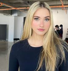 Dominique Bell's Instagram, Twitter & Facebook