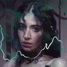 Elsa Hill's Instagram, Twitter & Facebook