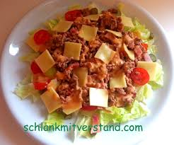 Salat, zwiebel und gewürzgurken klein schneiden und in eine schüssel geben. Burger Salat Low Carb Low Carb Rezepte Schlankmitverstand