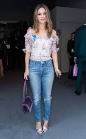 Pear Shaped Body The Ultimate Style Guide Trendy Outfits Edgy Spring Outfits Casual Simple Outfits Petite dressing is an online petite clothing store and fashion blog for to help all women to understand their body shape and dress accordingly to look confident and chic.