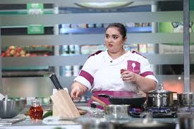 Marți, 15 iunie, chefi la cuțite a fost lider detașat de piață cu aproape 2,6 milioane de români, ce au privit eu sunt mândră că te reprezint în finală!, a adăugat elena matei , finalista lui chef sorin bontea, unul dintre cei mai determinați concurenți ai sezonului 9. Cine Este SoÈul Narcisei Birjaru De La Chefi La CuÈite Cum AratÄ BÄrbatul Cu Care S A CÄsÄtorit Cand Avea Doar 14 Ani Buna Ziua Iasi Bzi Ro