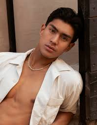 Anthony Constantino's Instagram, Twitter & Facebook