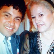 Vivo en mi mundo y así soy feliz.