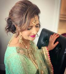 A Beautiful Mother Of Groom Elegance To The Point Hair And Makeup By Simrat Lidhar Kaurz Artistry Mua Gelin Sac Stili