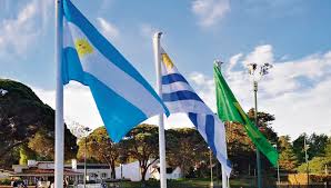 Hay que tenerlos lo más lejos posible porque son delanteros importantes. Https Www Xn Lamaana 7za Uy Economia La Brecha De Precios Con Argentina Y Brasil