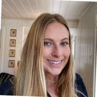 Karen Tabb's Instagram, Twitter & Facebook