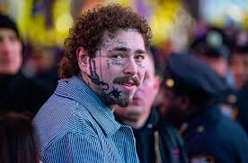 Post malone is always switching up his style when it comes to his appearance, but now he's adding another element to his face by adding some new ink. Post Malone Sports New Face Tattoo On New Year S Eve See The Pics Billboard Billboard
