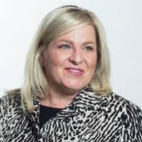 Kim Teed's Instagram, Twitter & Facebook