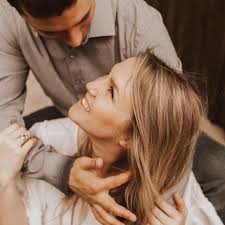 Should broadhead blades be aligned with fletchings?