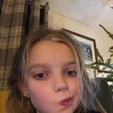 Evie Shaw (evies1235)