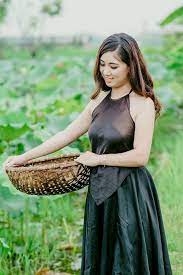 It was long time forgotten and was be used by vietnamese woman working in the rice field. Ao Yem Traditional Dresses Ao Dai Vietnamese Traditional Dress