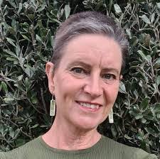 Ann Morrell's Instagram, Twitter & Facebook