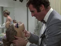 (cnn) charles grodin, a versatile comedic actor best known for his roles in movies like midnight run and the heartbreak kid, died tuesday at his home in connecticut, after battling cancer,. Hhx3azb 4oi6gm