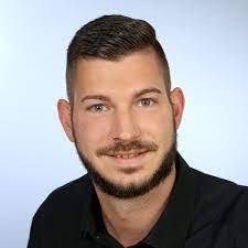 Marc Flood's Instagram, Twitter & Facebook